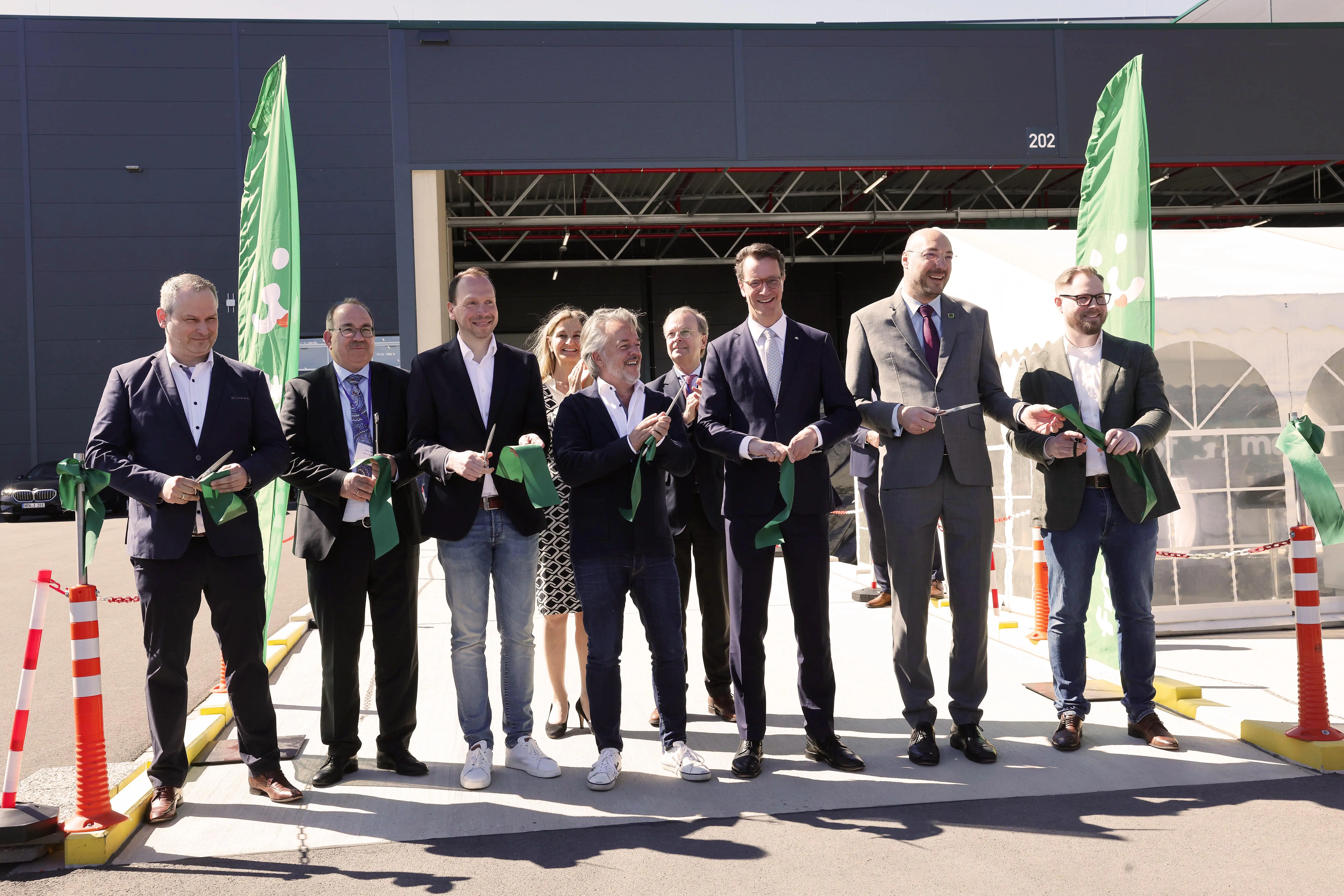 Fressnapf eröffnet Logistik-Zentrum