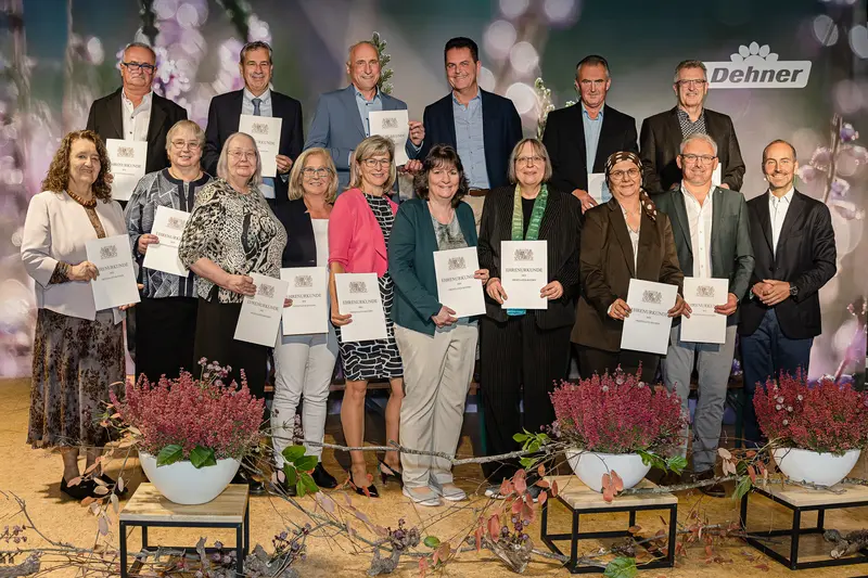 Dehner würdigt 121 Mitarbeitende 