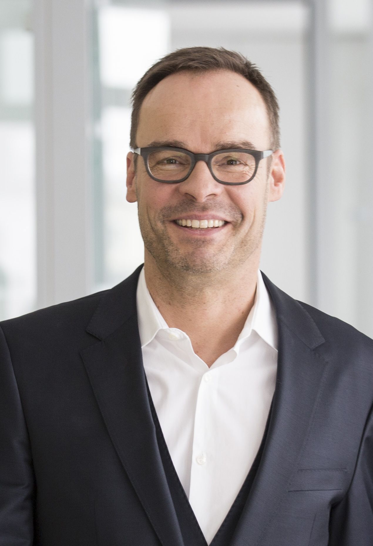 Mehr Umsatz__Zooplus hebt Prognosen an